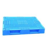 Heavy duty plastic pallet for beverage industry